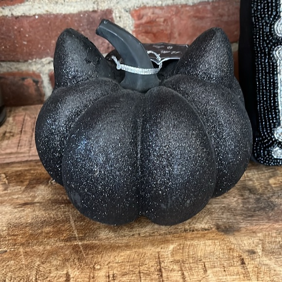 Spooky nights cat beaded pillow NWT Sparkly cat pumpkin by Bella Lux I must have - Picture 8 of 10